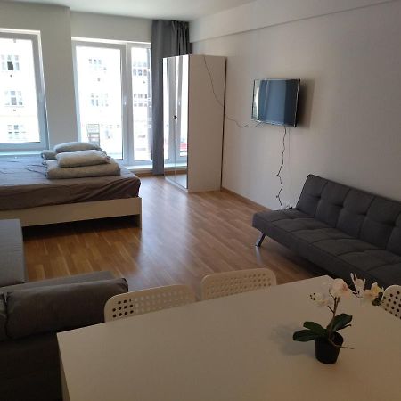 Brand New Two Room Apartment #34 With Free Secure Parking In The Center Прага Екстериор снимка