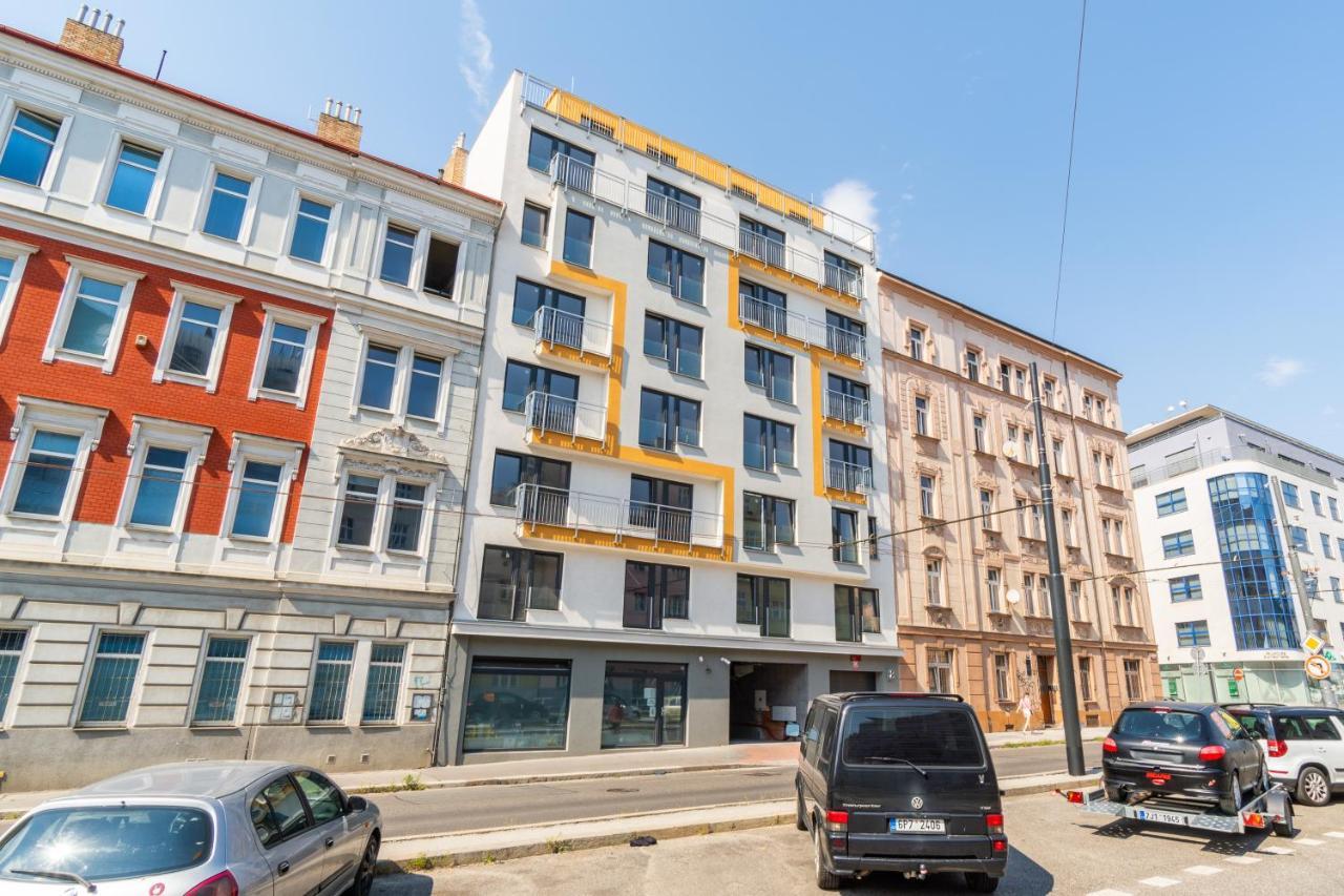 Brand New Two Room Apartment #34 With Free Secure Parking In The Center Прага Екстериор снимка